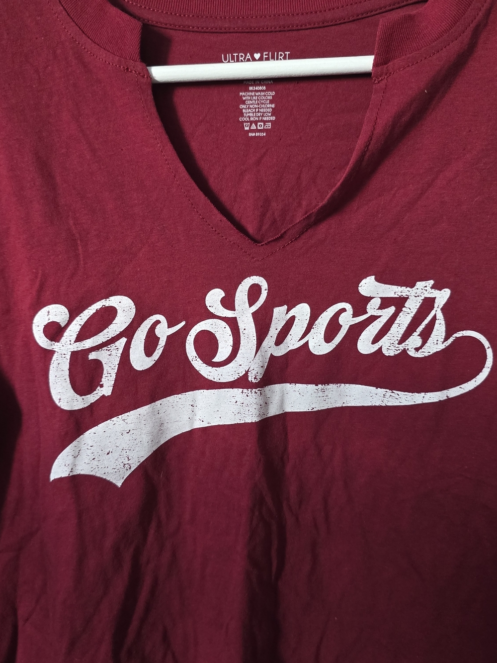 Ultra Flirt 'Go Sports' Red V-Neck Cropped Tee Medium Game Day
